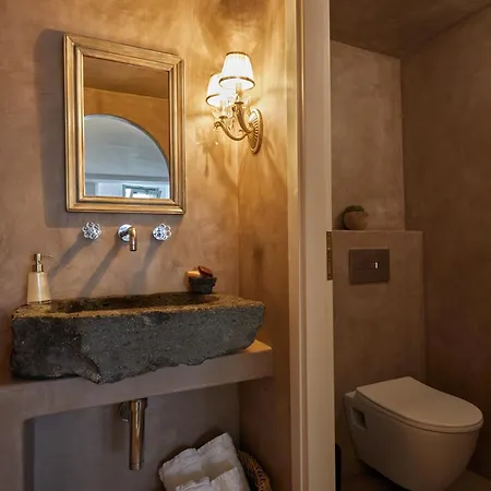 Arvanitis Cave Village * Akrotírion