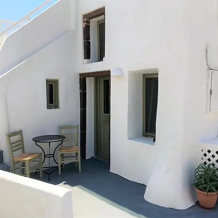 Arvanitis Cave Village * Akrotírion