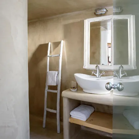 Arvanitis Cave Village * Akrotírion