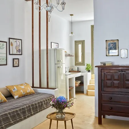 Arvanitis Cave Village * Akrotírion