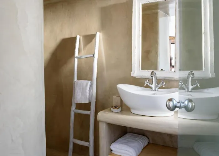 Arvanitis Cave Village * Akrotírion