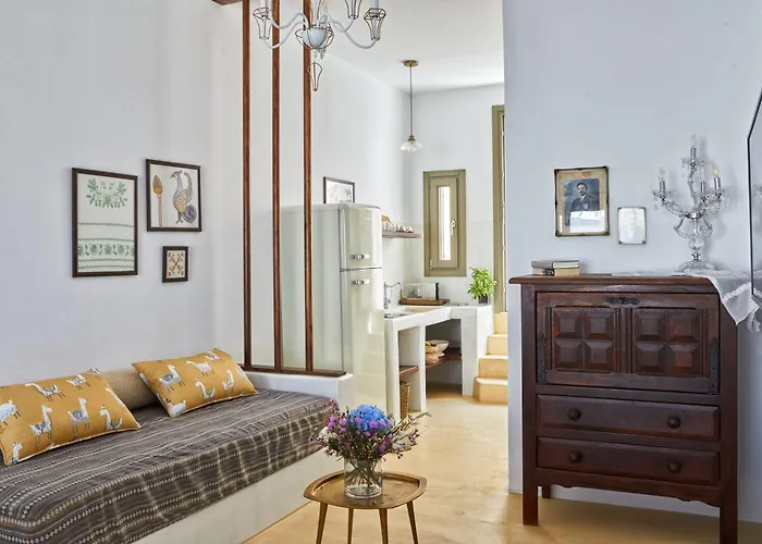 Arvanitis Cave Village * Akrotírion