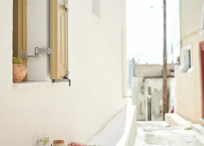 Arvanitis Cave Village * Akrotírion